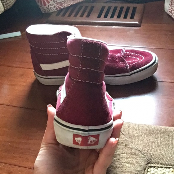 Maroon vans - Picture 4 of 5